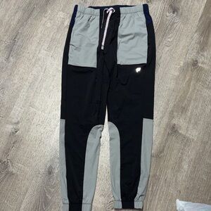 Fabletics Black and Gray Men's Joggers